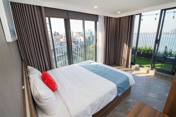 Room 52 of 75
