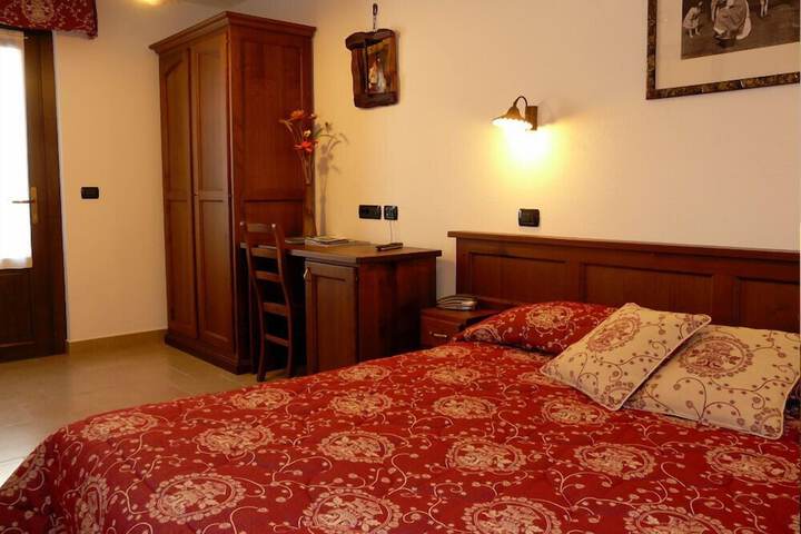 Room 3 of 85