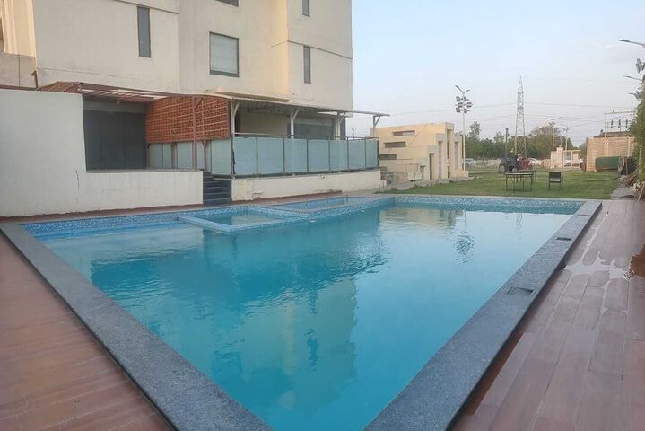 Pool 7 of 16
