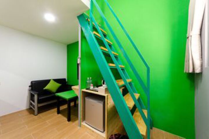 Room 43 of 69