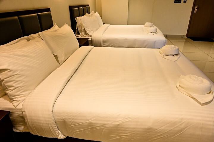 Room 40 of 61