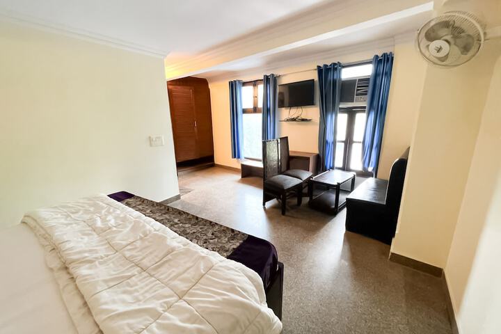 Room 3 of 7