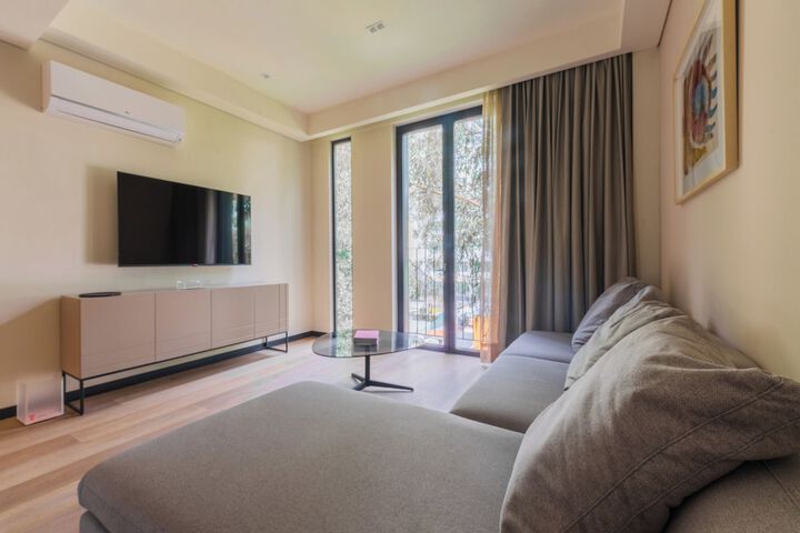 Room 25 of 60