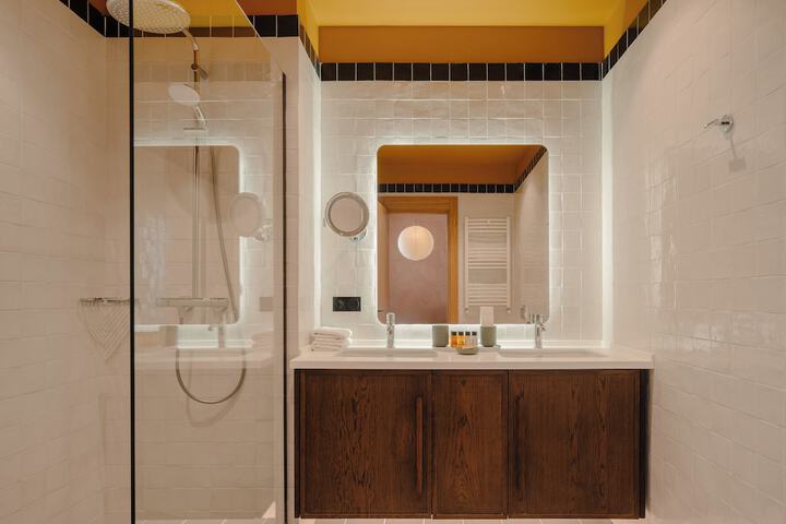 Room 82 of 269