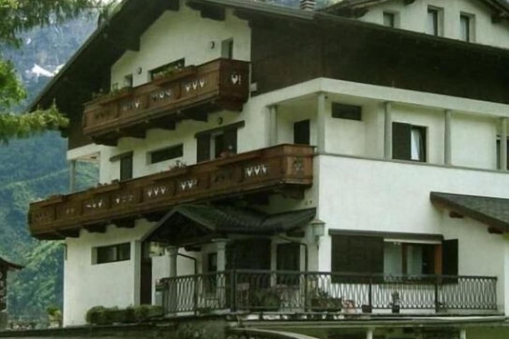 Hotel 50 of 57