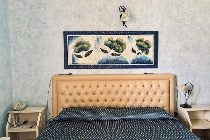 Room 12 of 44
