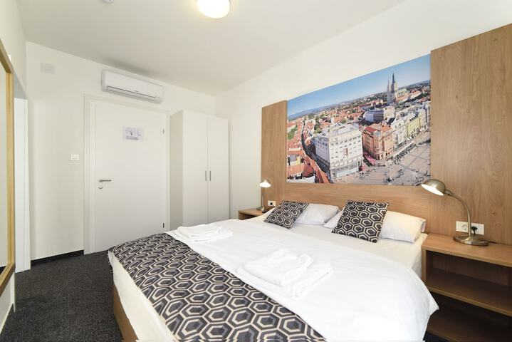 Room 10 of 39
