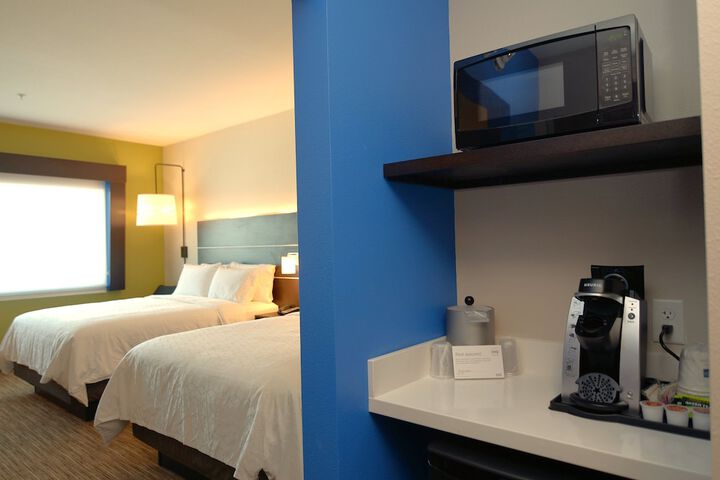 1 King Suite (1 of 10)