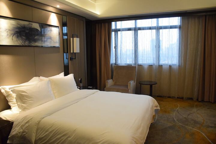 Room 18 of 51