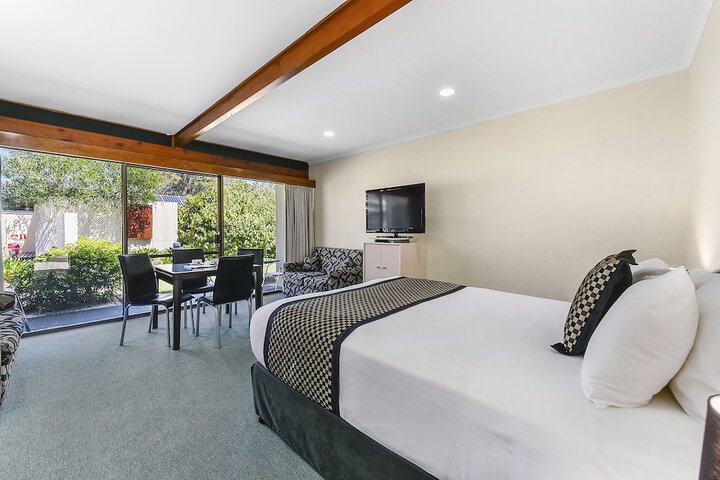 Room 5 of 41