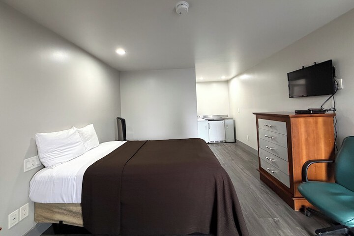 Room 14 of 26
