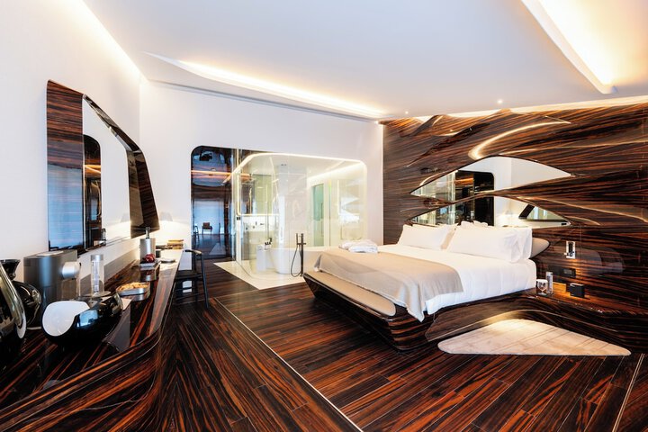Room 38 of 105