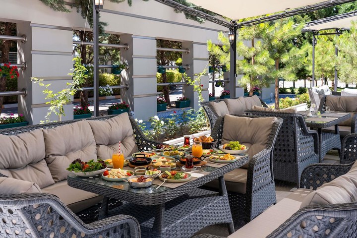Dining Photos