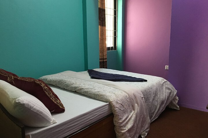 Room 12 of 18