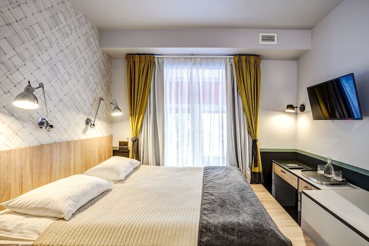 Room 15 of 47