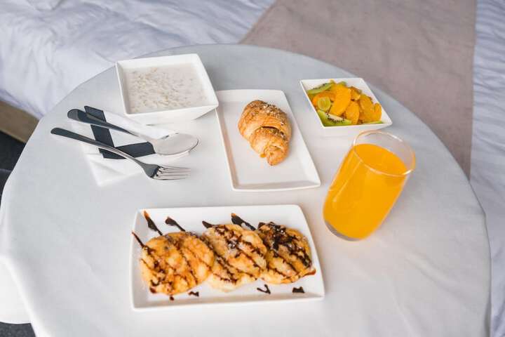 Dining 40 of 54