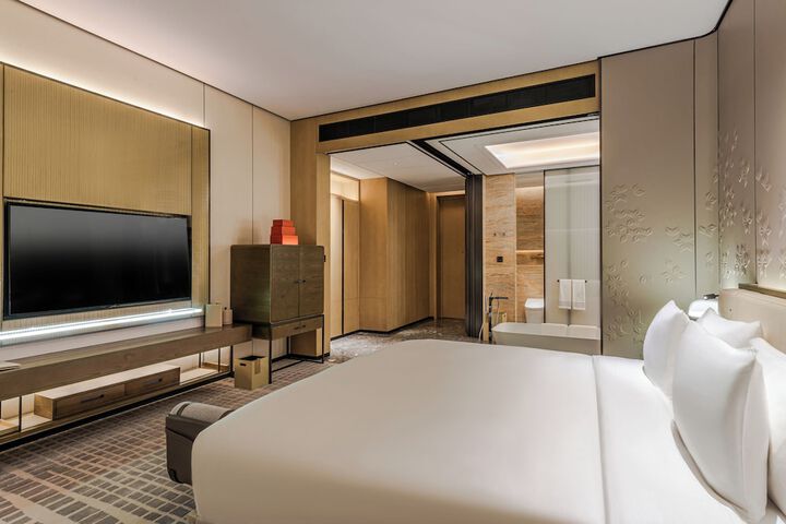 Room 15 of 90