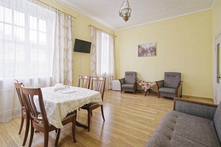 Room 58 of 272