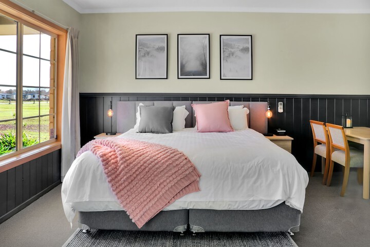 Room 5 of 48