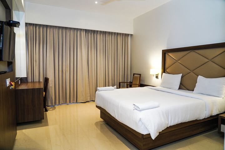 Room 14 of 30
