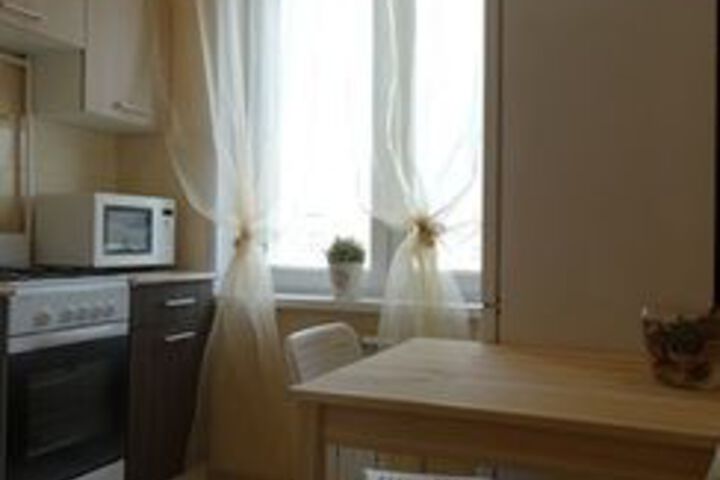 Room 7 of 8