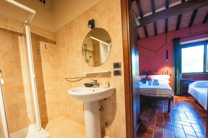 Room 47 of 104