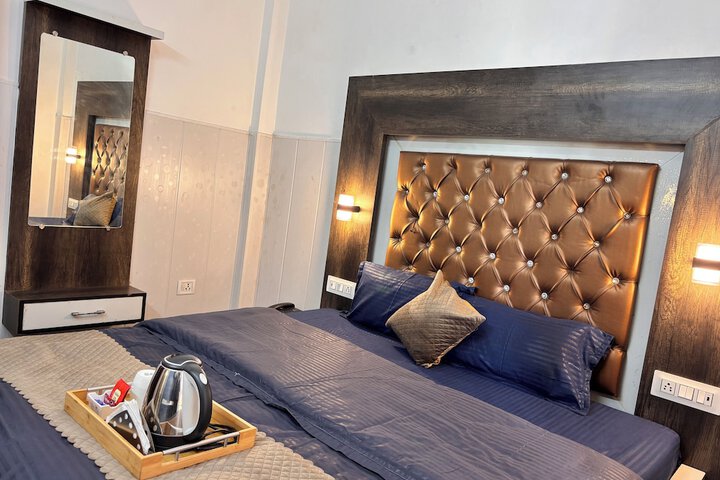 Room 8 of 28