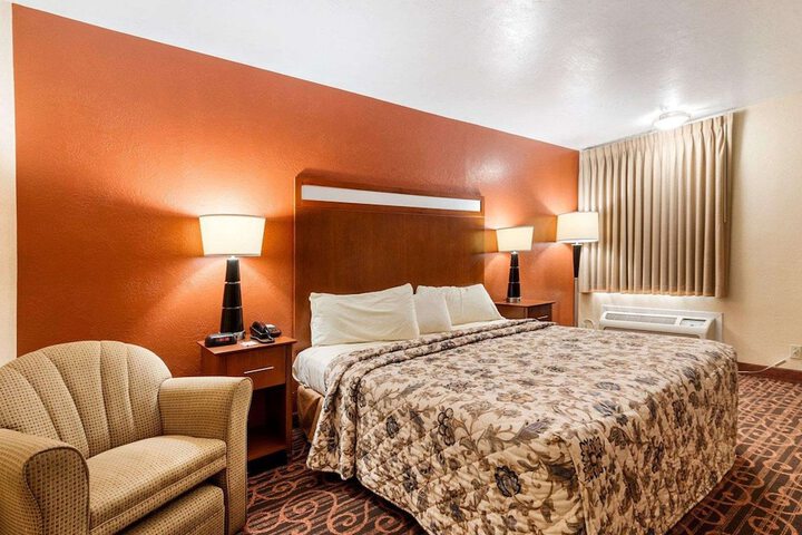 Room 16 of 30