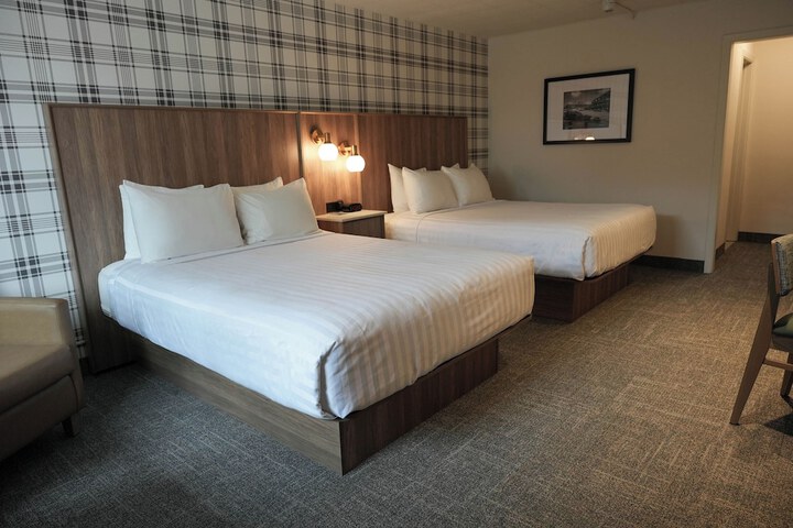 2 Queen Beds Premium (4 of 11)