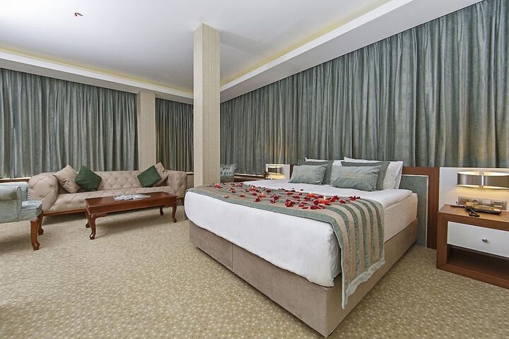 Room 3 of 21