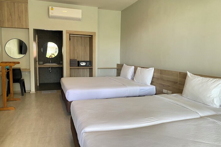 Room 7 of 66
