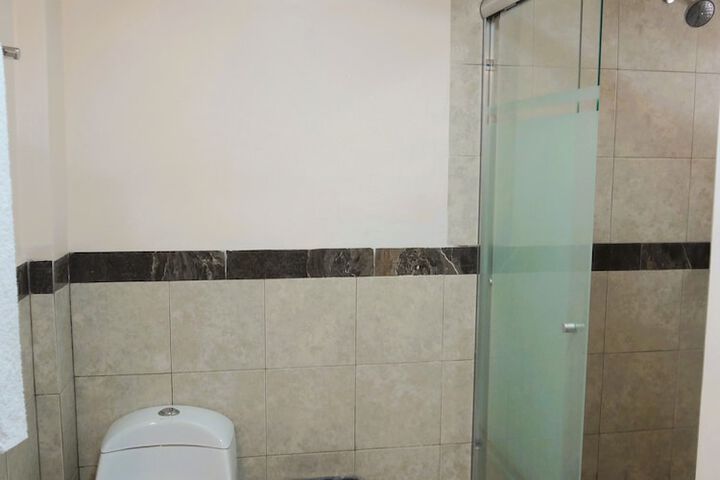 Room 7 of 10