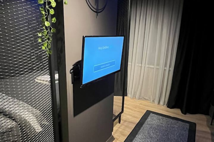 Room 12 of 28
