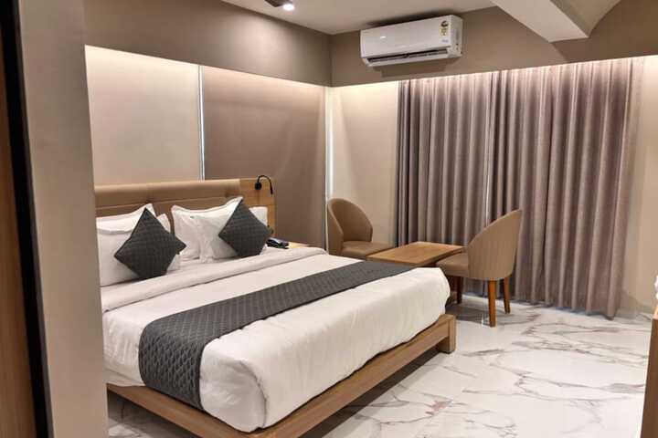 Room 15 of 37