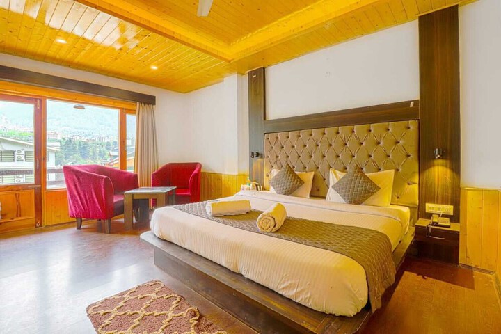Room 3 of 28