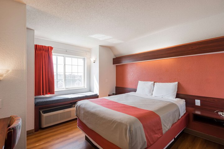 Room 16 of 41
