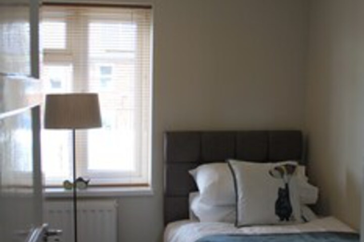 Room 7 of 34