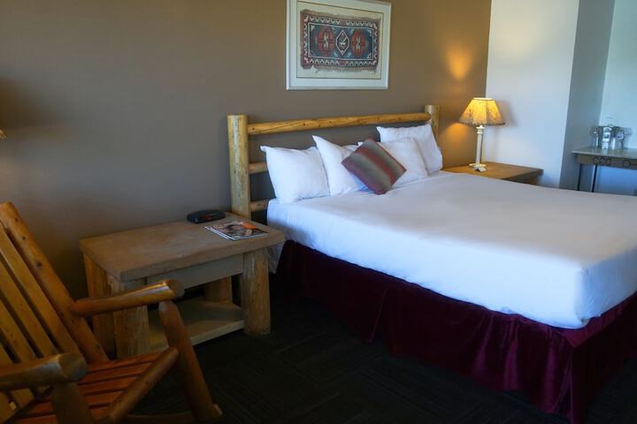 Room 3 of 34