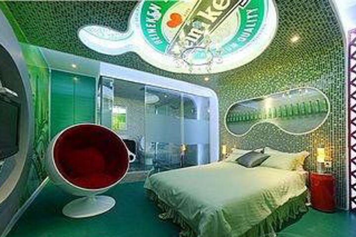 Room 15 of 37