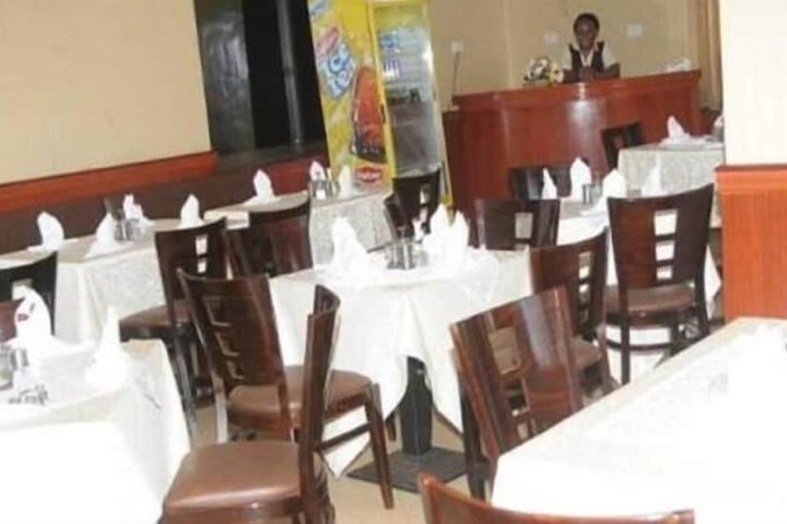 Dining 21 of 27
