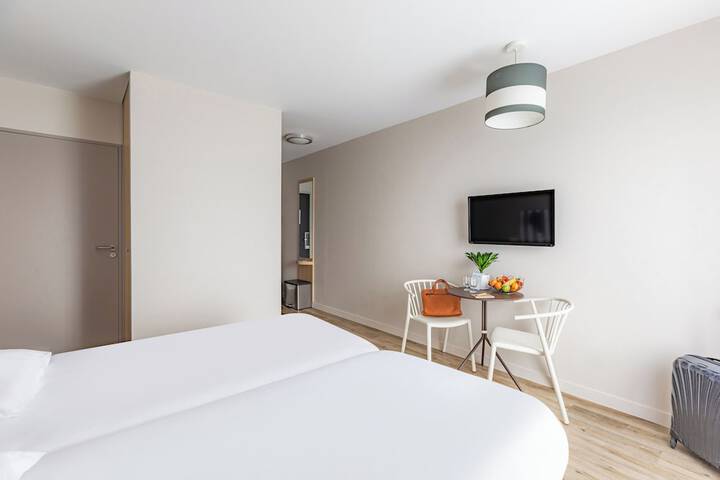 Room 10 of 21