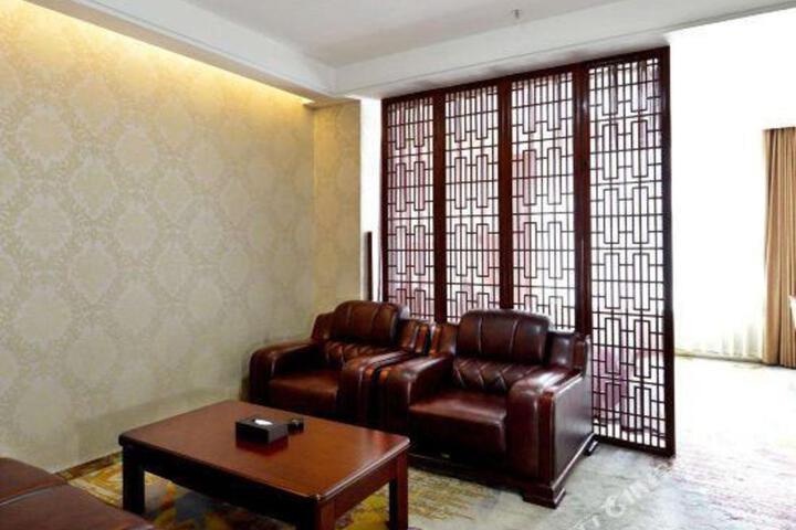 Hongyuan Hotel (Lanzhou Nanguan Night Market)