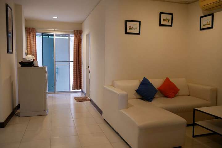 Room 9 of 25