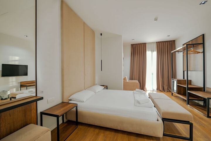Room 3 of 52