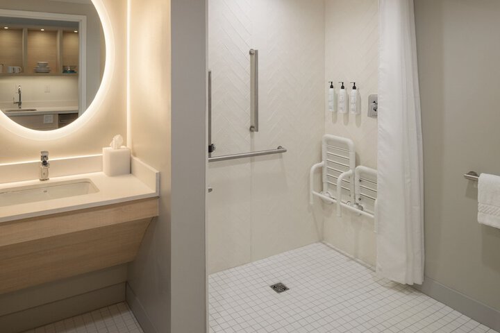 Room 19 of 28