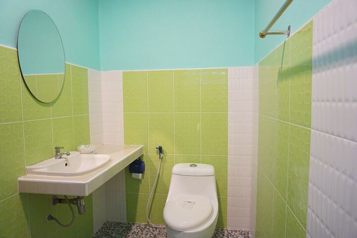 Room 25 of 69