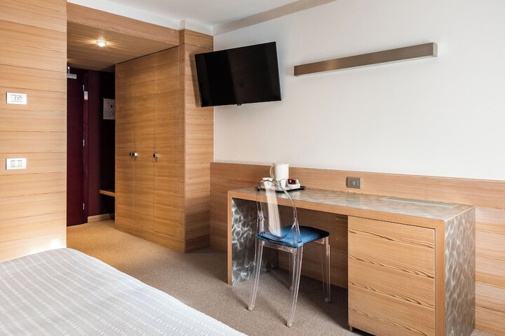 Room 75 of 97