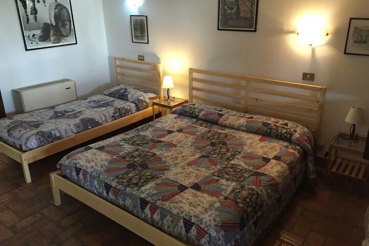 Room 2 of 78