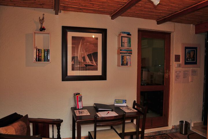 Room 27 of 76