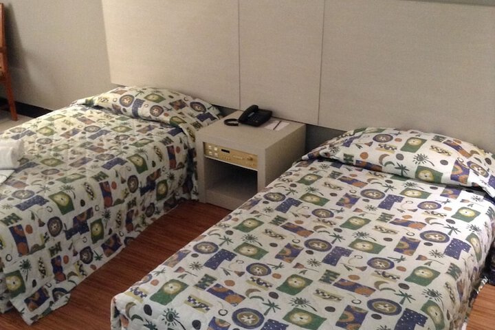 Room 7 of 32